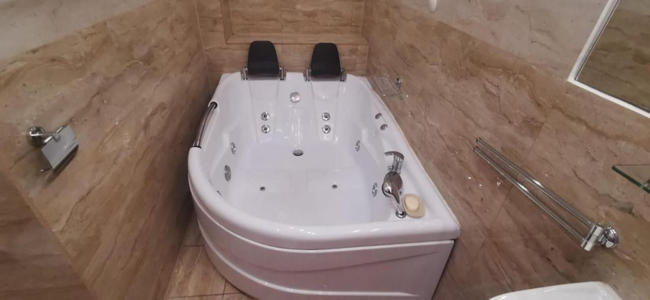 Andreea'S Apartments-Old Town بوخارست المظهر الخارجي الصورة